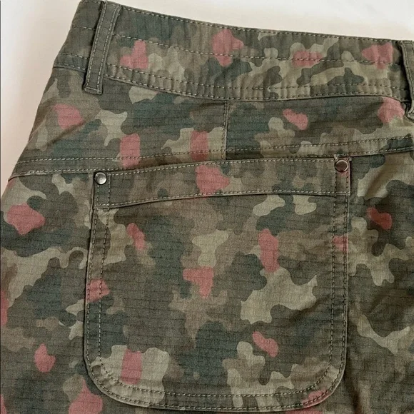 Title Nine Big B Skort Wailea Camo green pink zip close pockets boy short lined - Picture 12 of 16